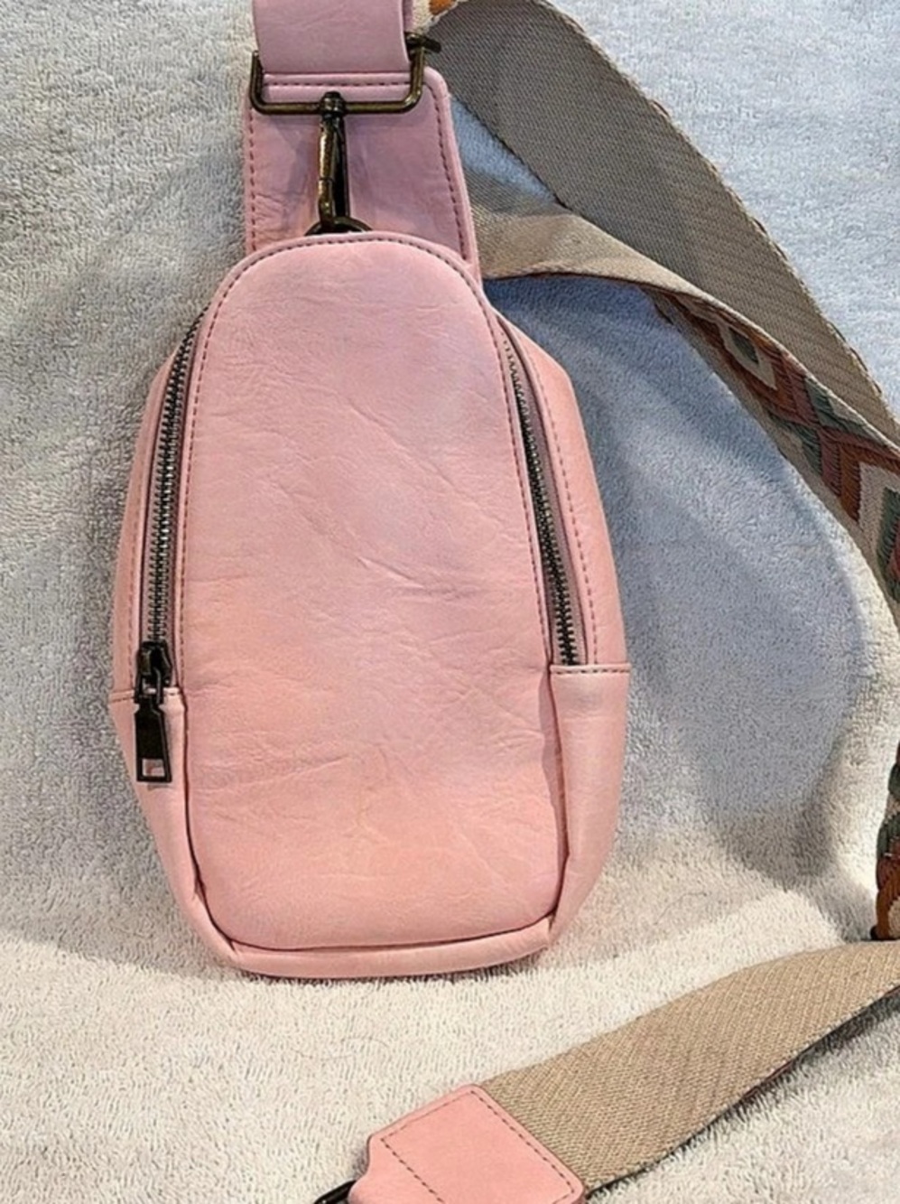 Pink & Multicolor Geometric Crossbody Bag